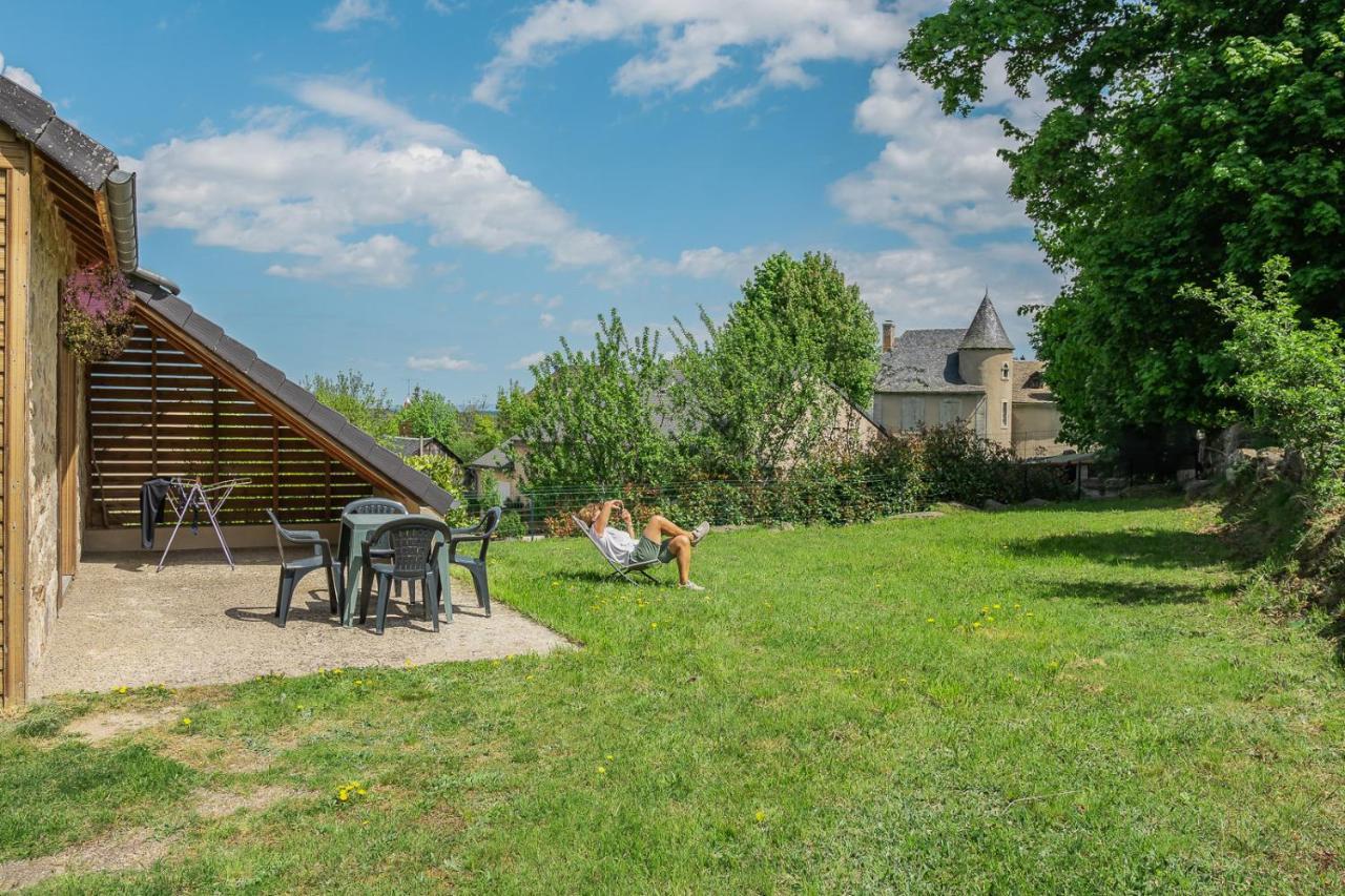 Village De Gites Les Chalets De L'Aubrac Омон-Обрак Экстерьер фото